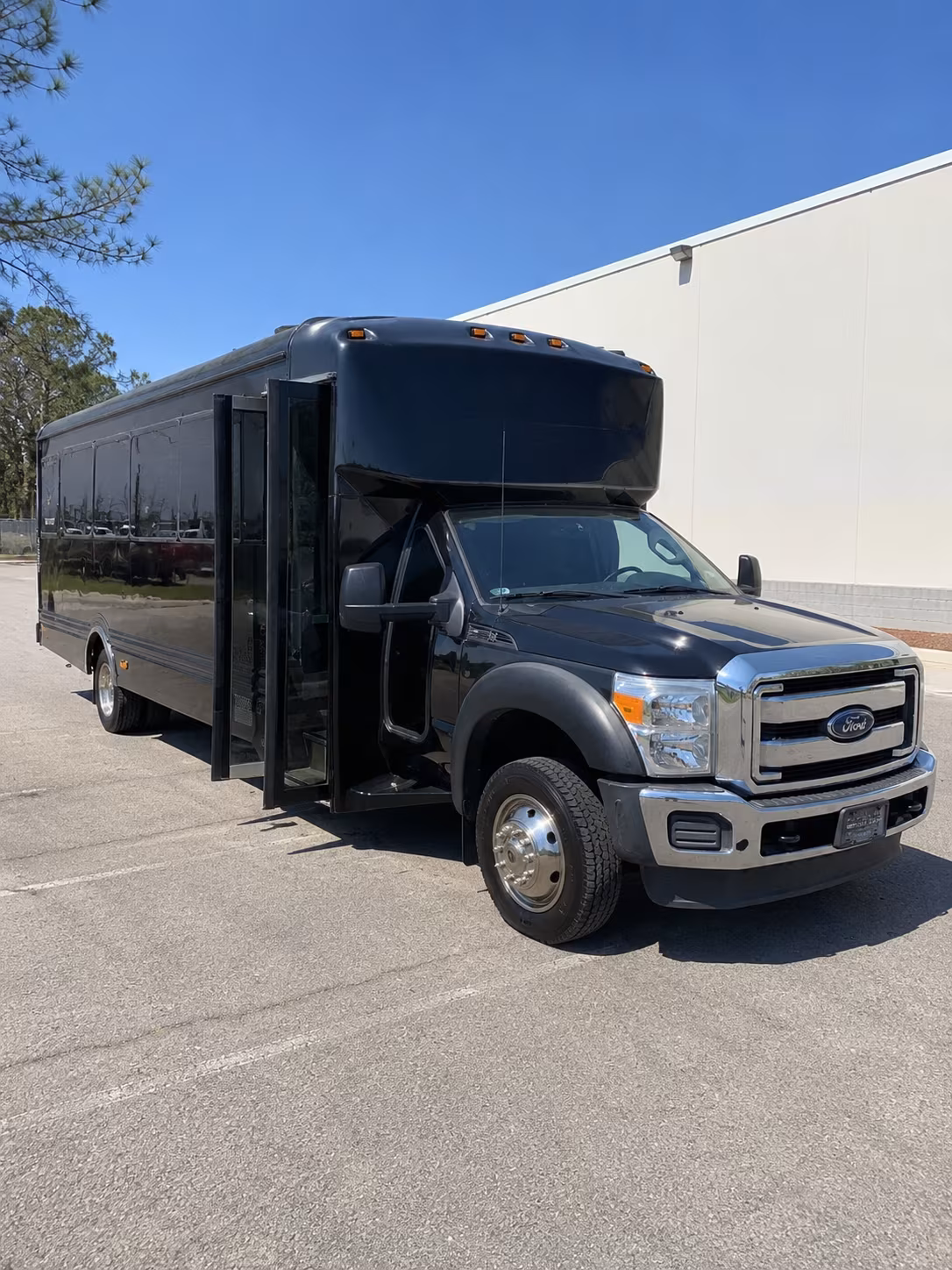 Richardson Winery Tour & Pub Crawl Transportation
